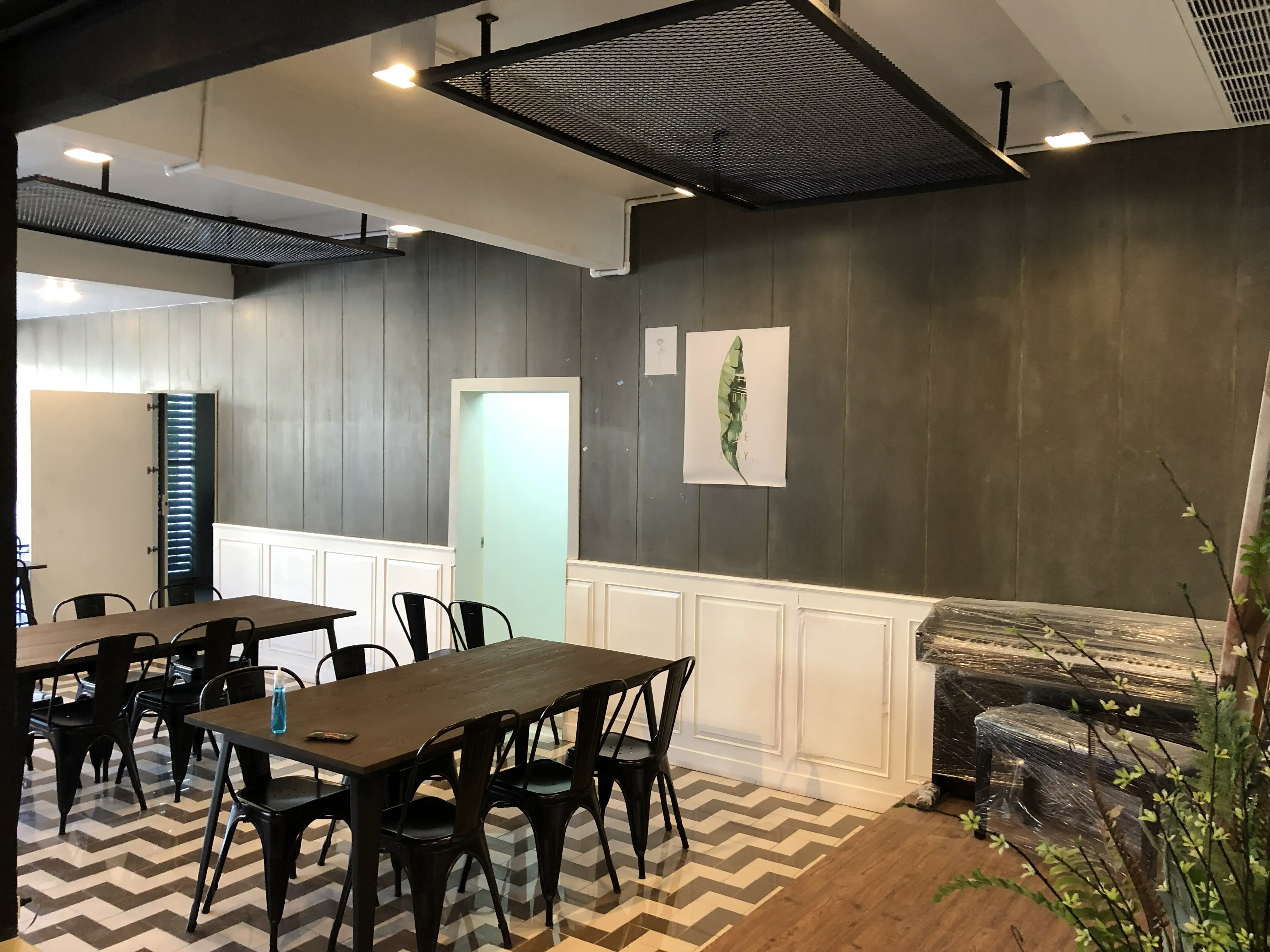 One Upper Cafe/Bar